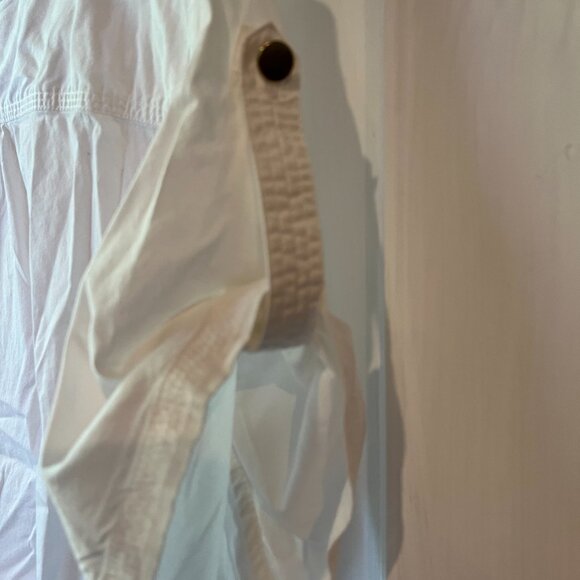 Talbots ss size 14 white blouse with brass button accents - Picture 6 of 6